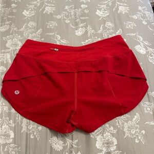 LULULEMON speed up 2.5 inch shorts size 4!